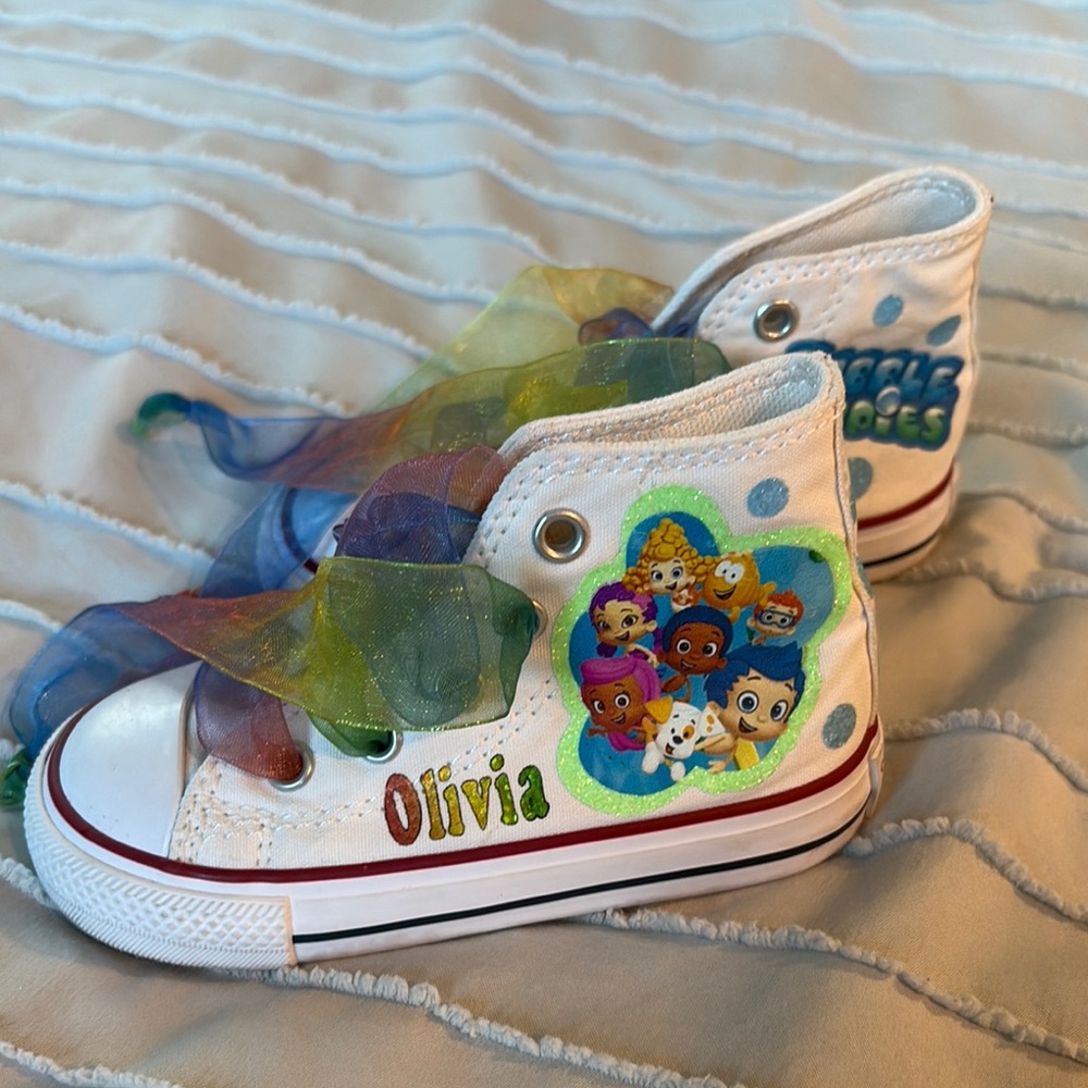 Converse custom ‘Olivia’ bubble guppies sneakers